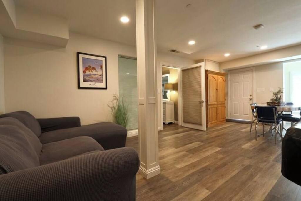 Photo of Livingroom in Orange