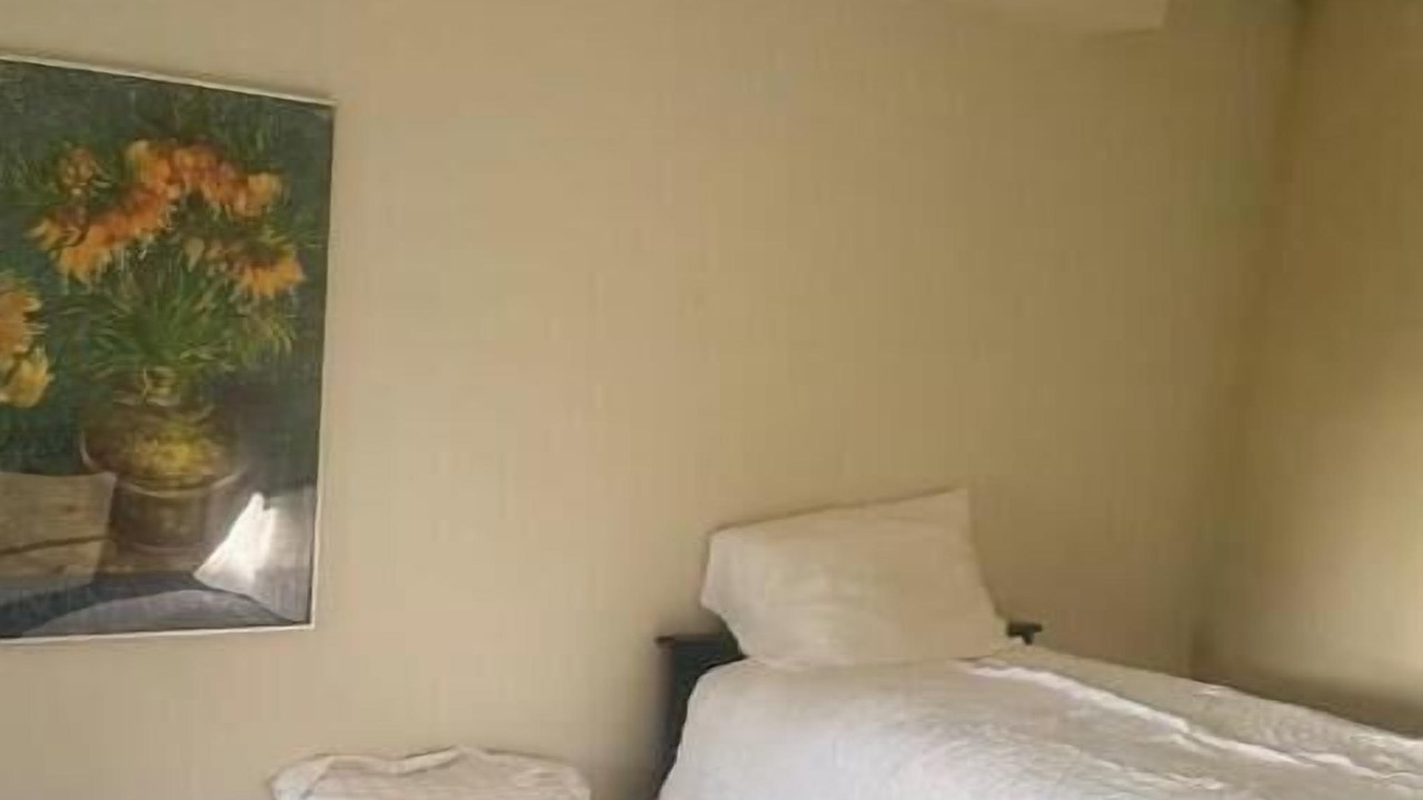 Photo of Bedroom in Orange