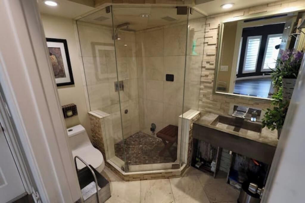 Photo of Bathroom in Orange