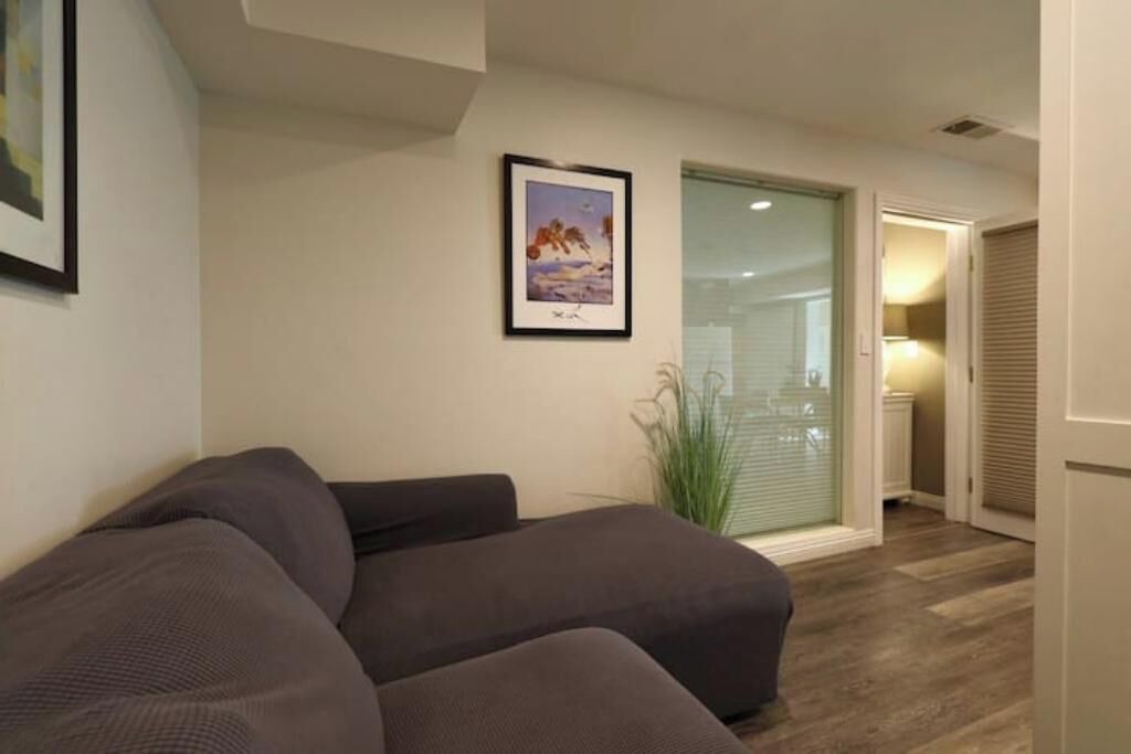 Photo of Livingroom in Orange