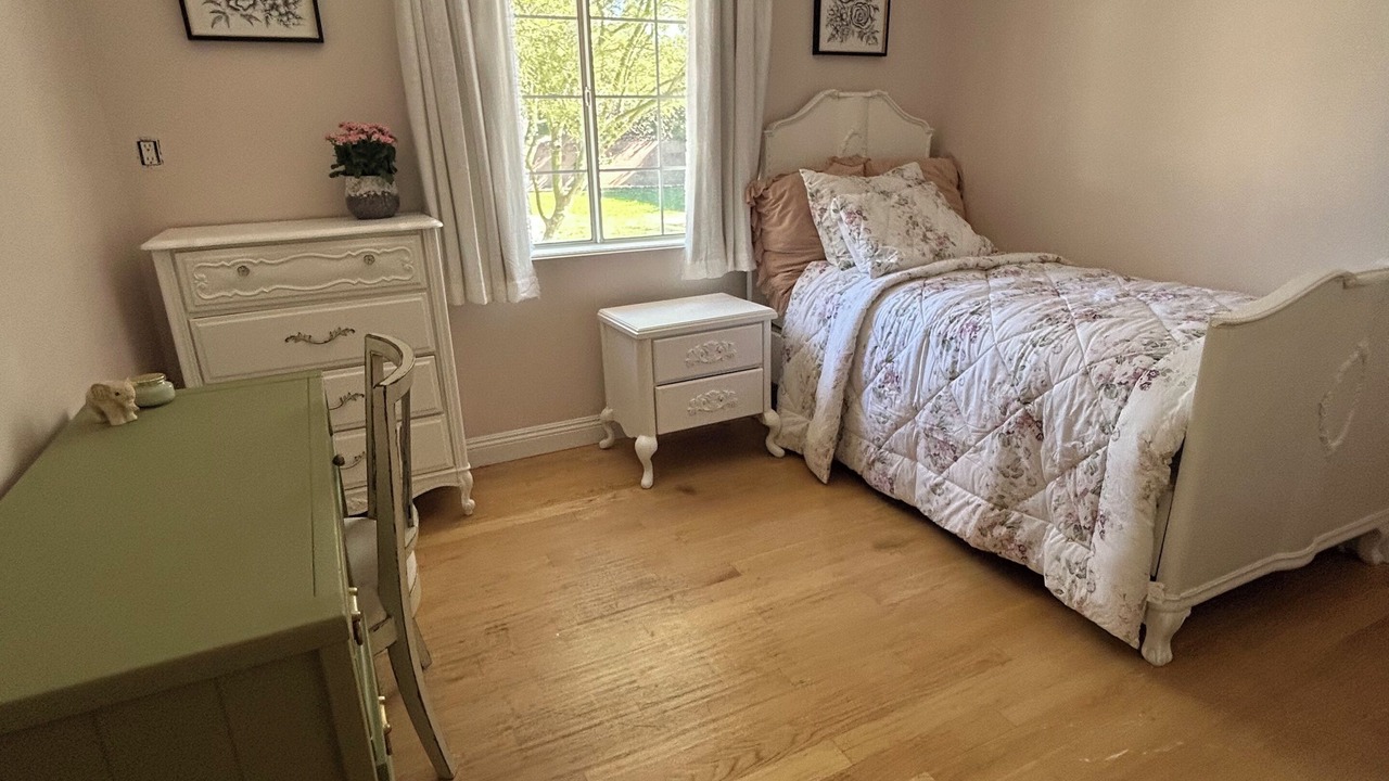 Photo of Bedroom in Northridge