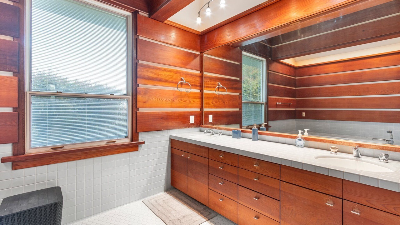 Photo of Bathroom in San Rafael