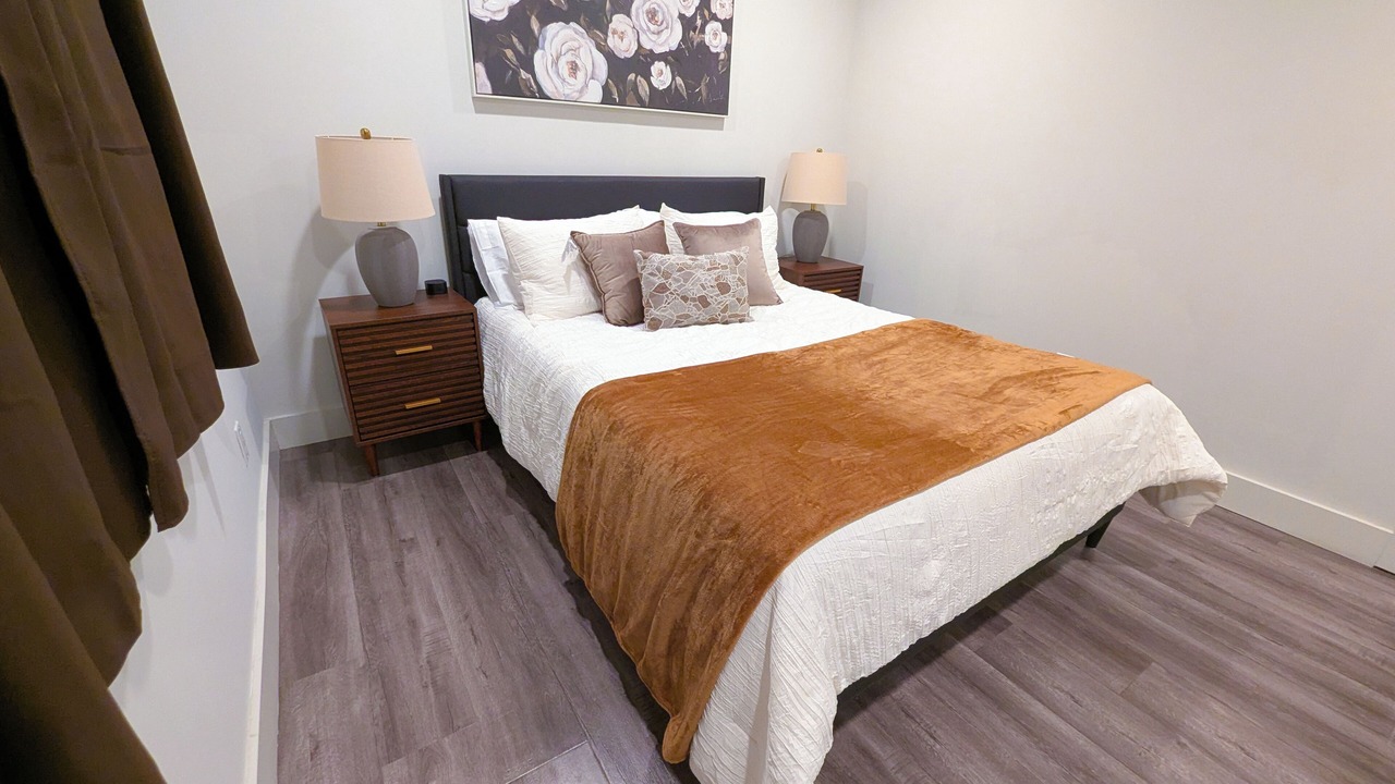 Photo of Bedroom in NoHo Arts District