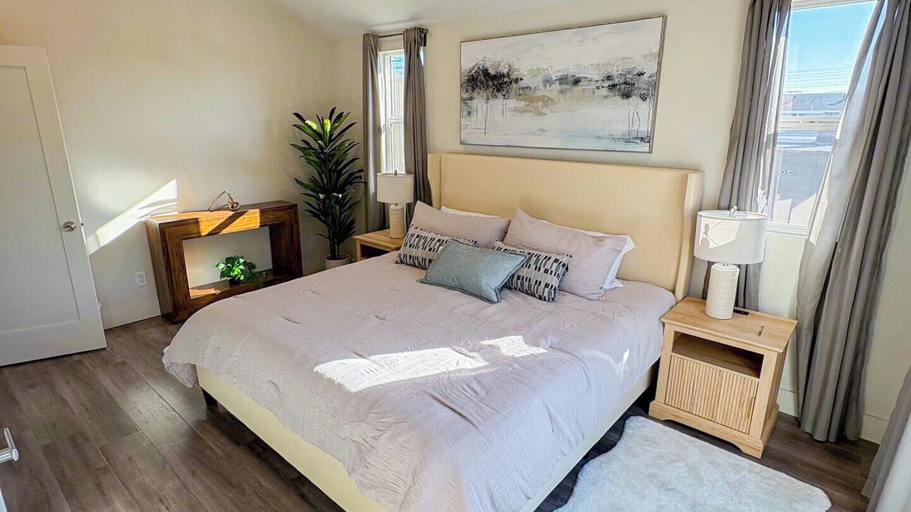 Photo of Bedroom in NoHo Arts District