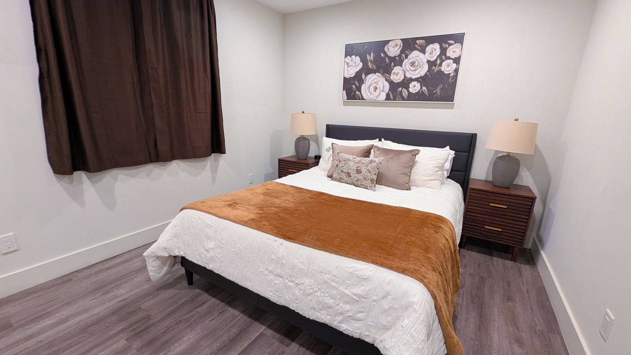 Photo of Bedroom in NoHo Arts District