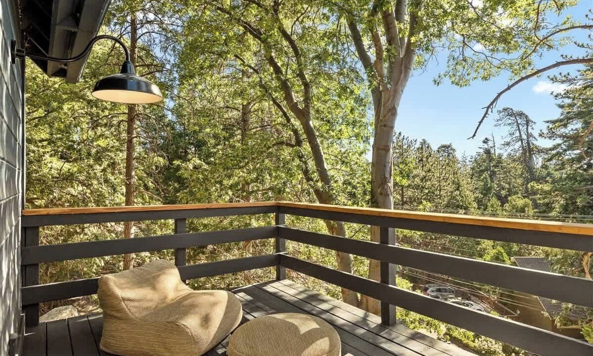Photo of Patio Balcony in Blue Jay