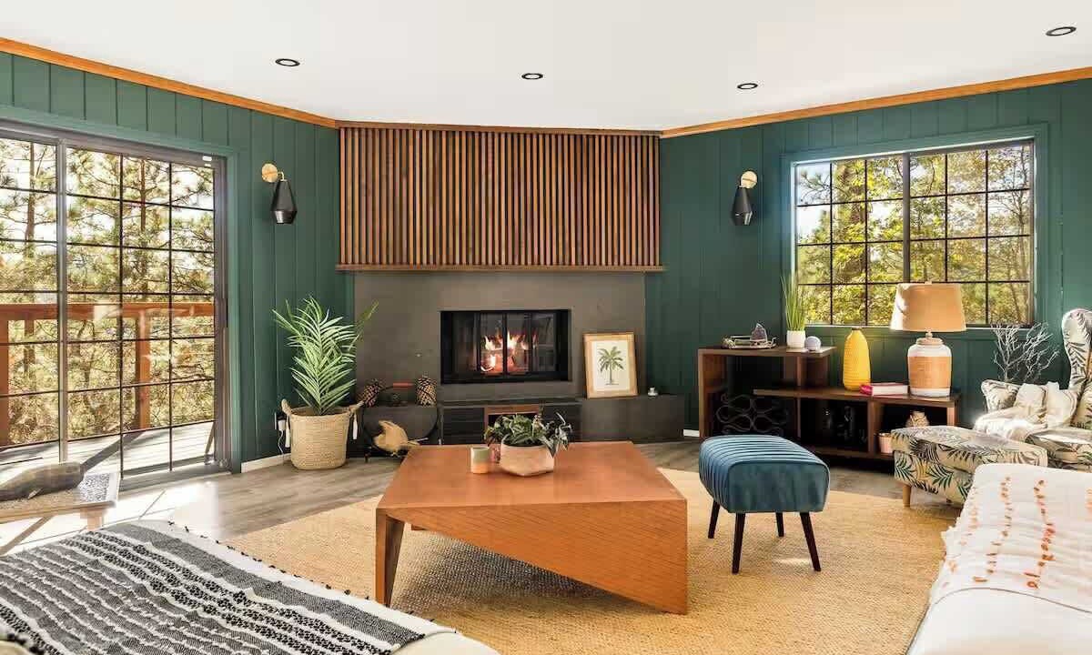 Photo of Livingroom in Blue Jay