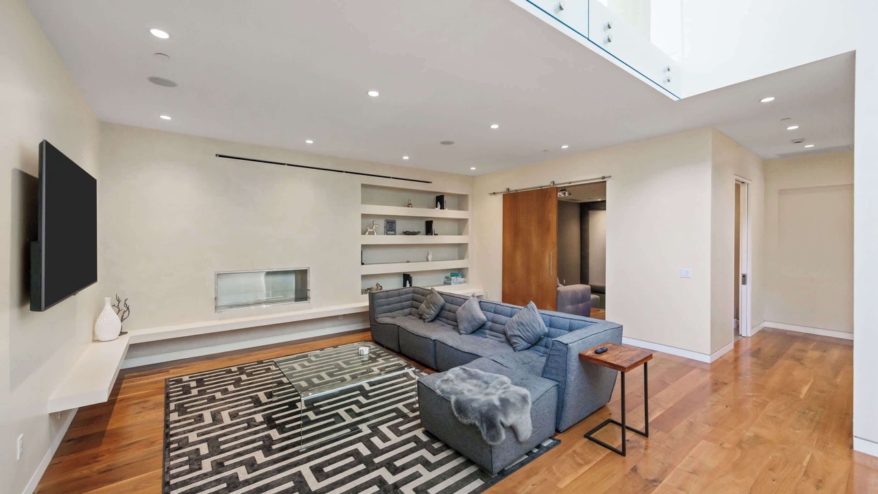 Photo of Livingroom in Sherman Oaks
