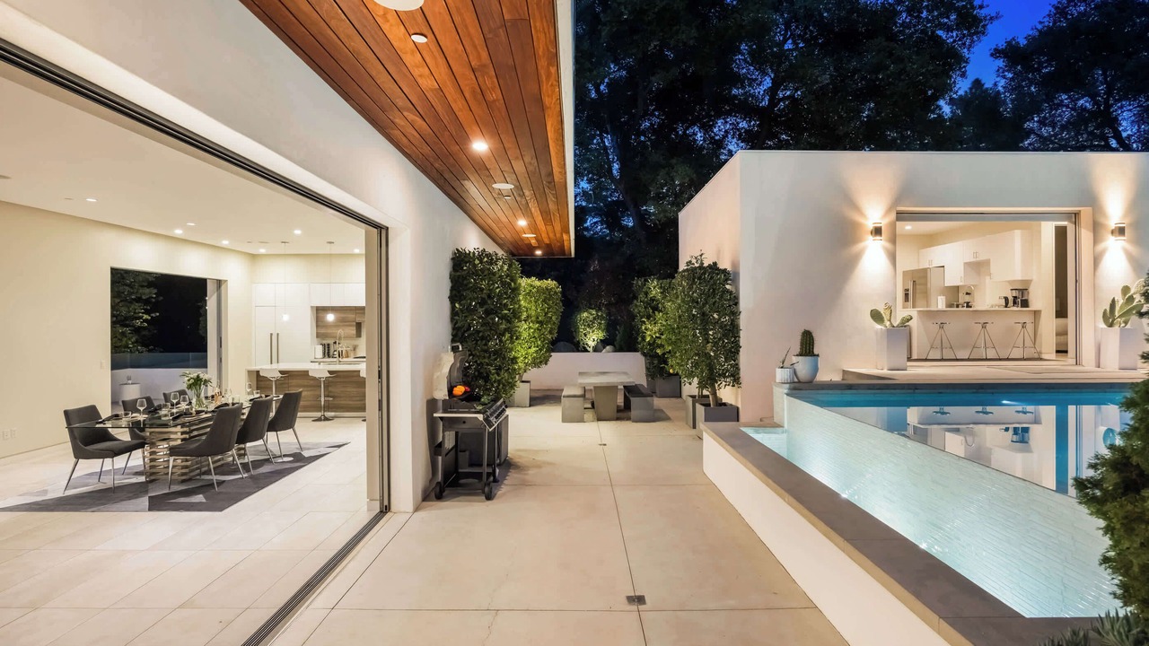 Photo of Outdoor in Sherman Oaks