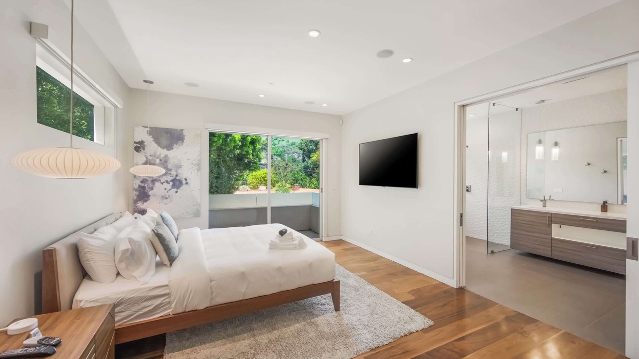 Photo of Bedroom in Sherman Oaks