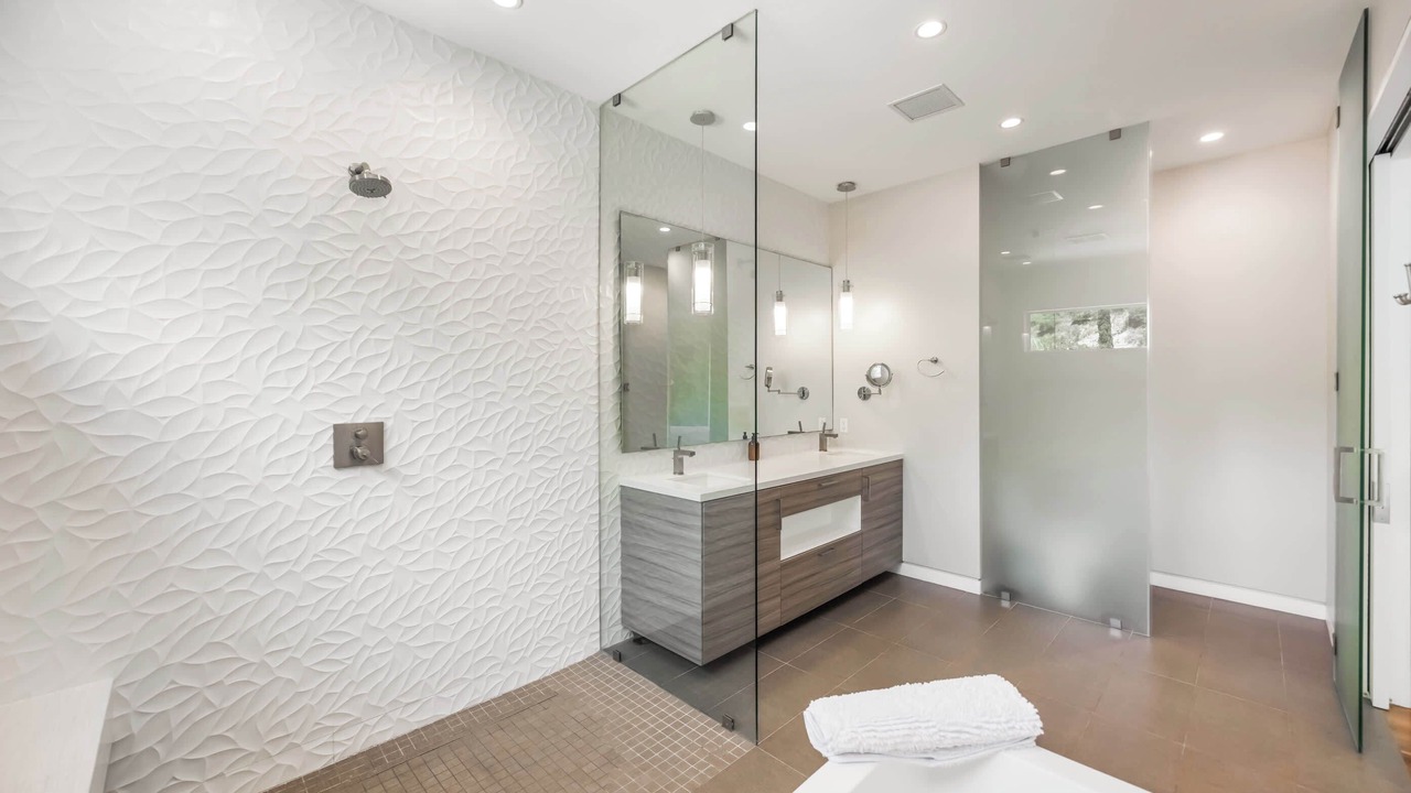 Photo of Bathroom in Sherman Oaks
