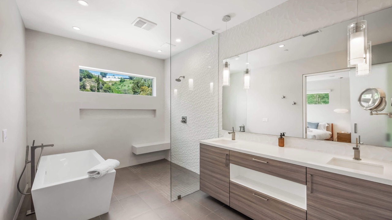 Photo of Bathroom in Sherman Oaks