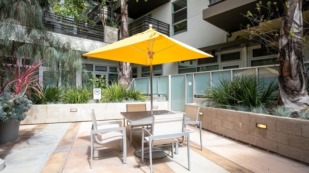 Photo of Outdoor in Beverly Grove