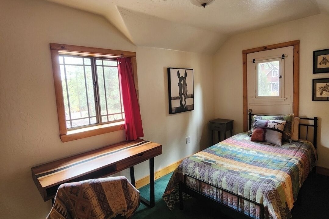 Photo of Bedroom in Wrightwood