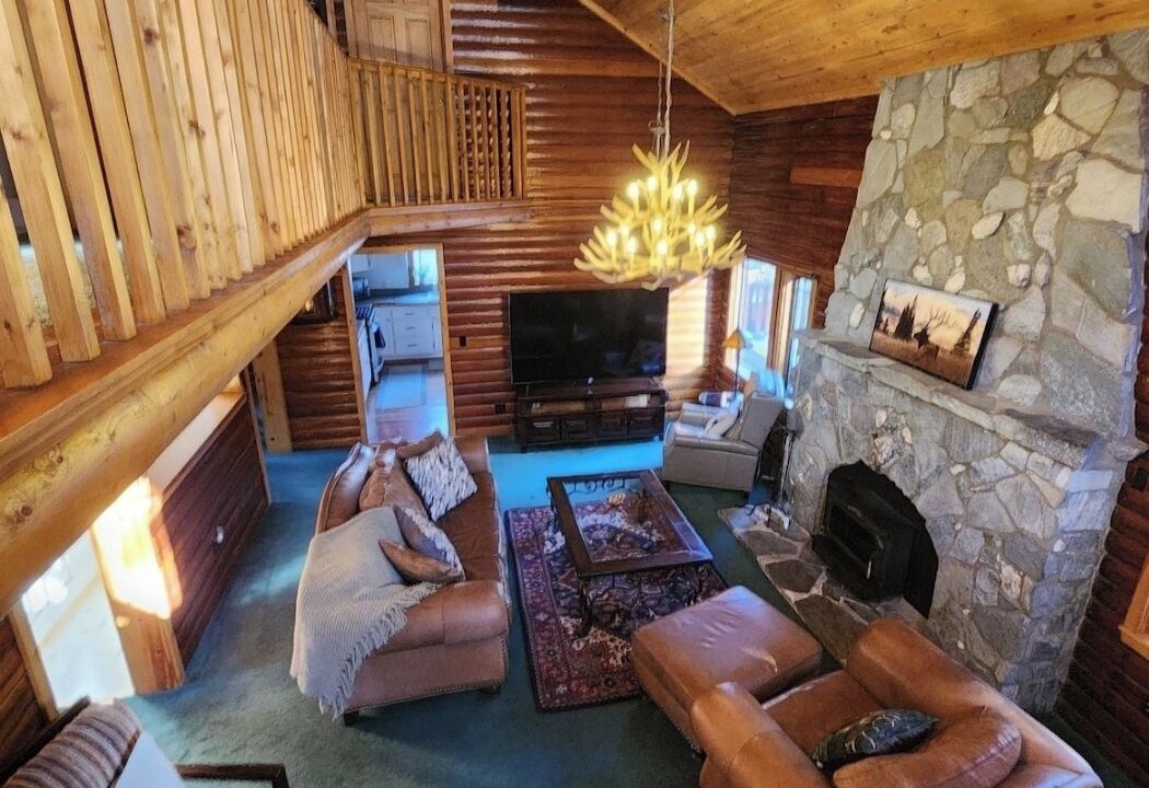 Photo of Livingroom in Wrightwood