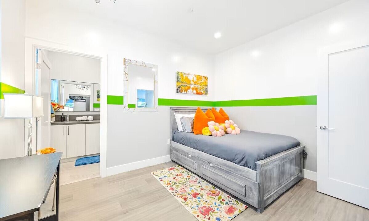 Photo of Bedroom in NoHo Arts District