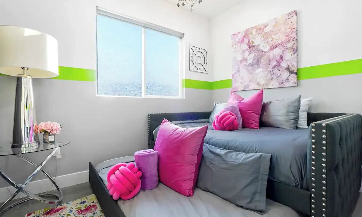 Photo of Bedroom in NoHo Arts District