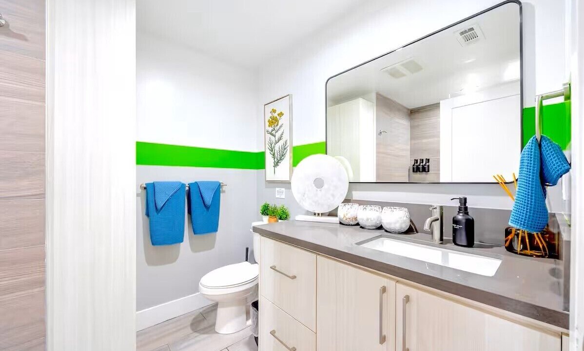 Photo of Bathroom in NoHo Arts District