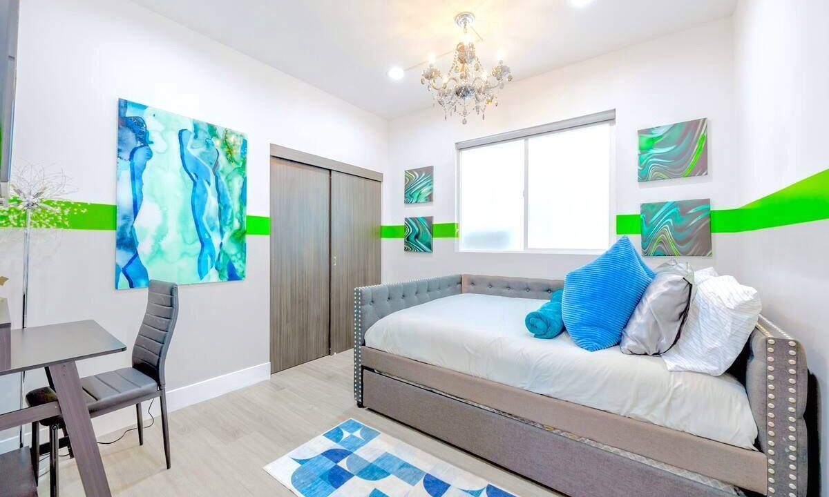Photo of Bedroom in NoHo Arts District
