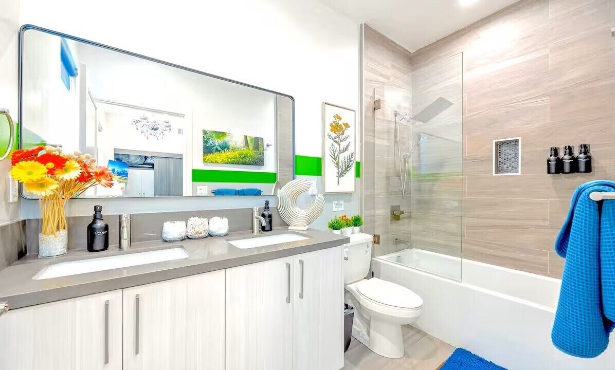 Photo of Bathroom in NoHo Arts District