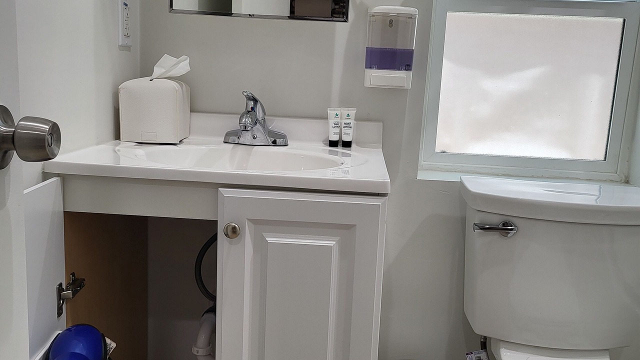 Photo of Bathroom in Lawndale
