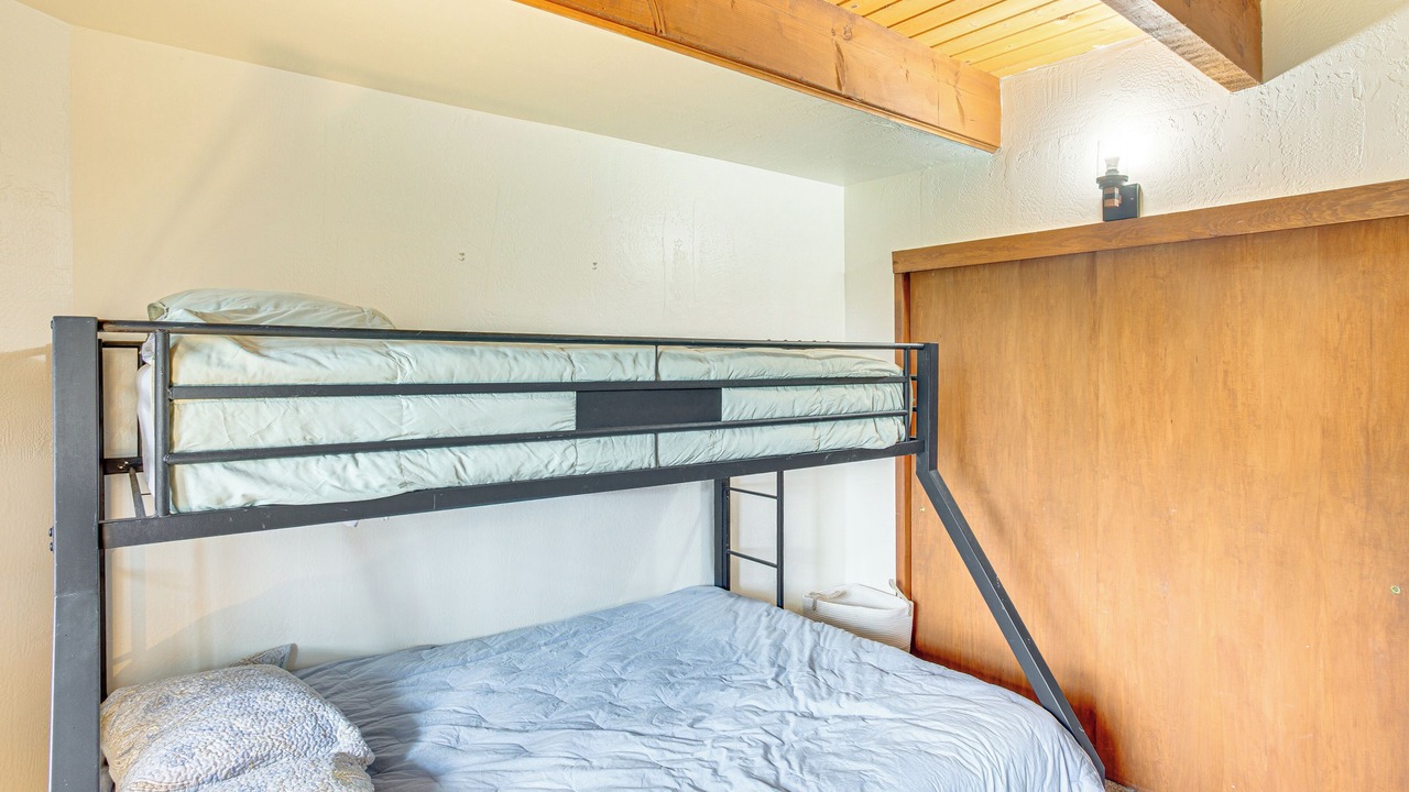 Photo of Bedroom in Arrowhead Villas