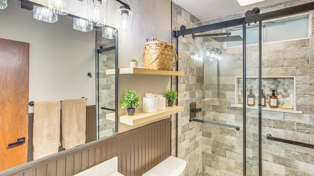 Photo of Bathroom in Arrowhead Villas