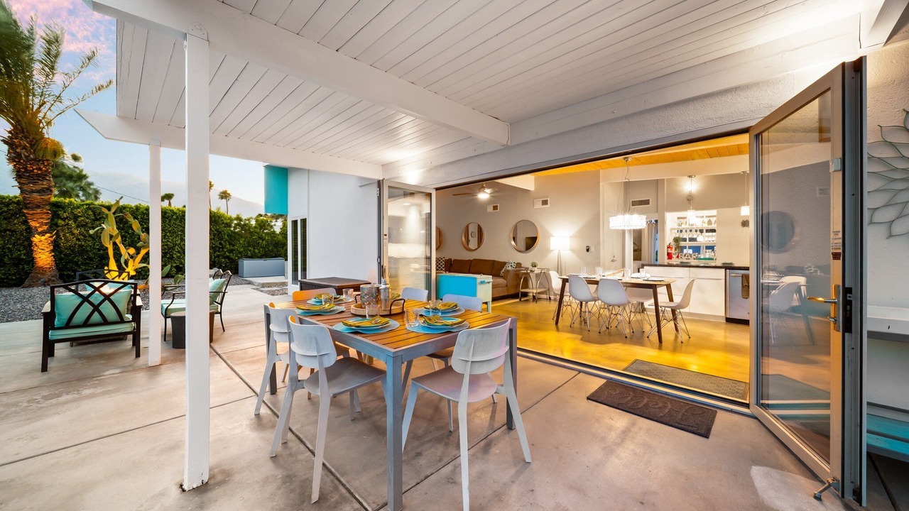 Photo of Outdoor in Racquet Club Estates