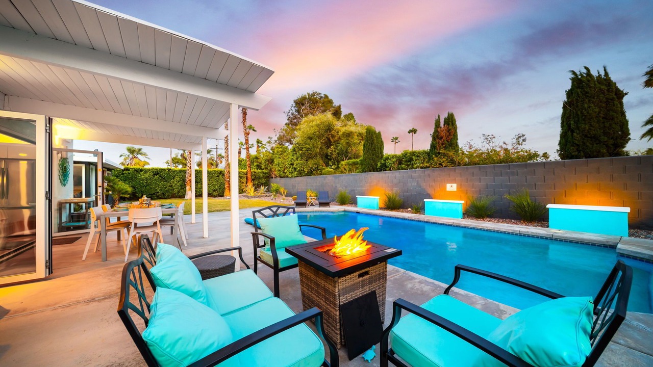 Photo of Outdoor in Racquet Club Estates