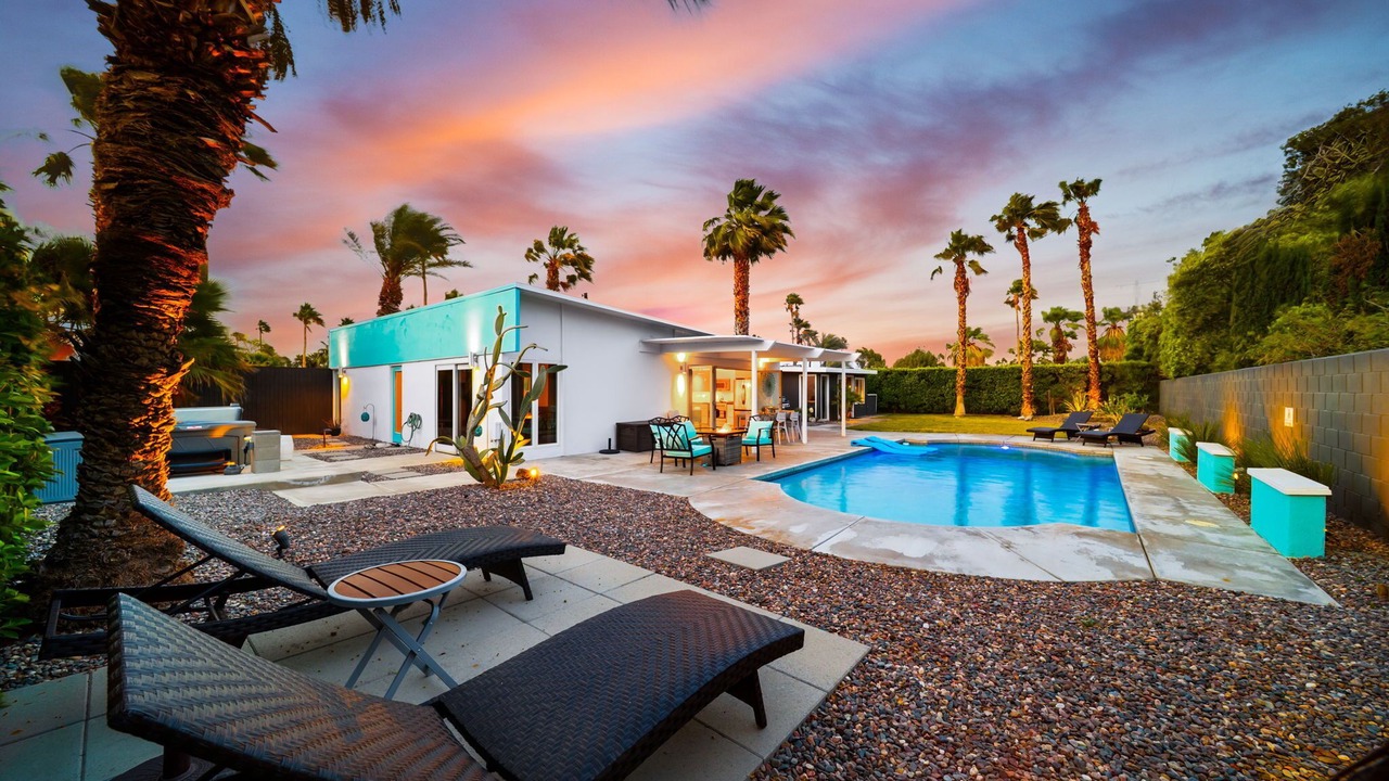 Photo of Outdoor in Racquet Club Estates