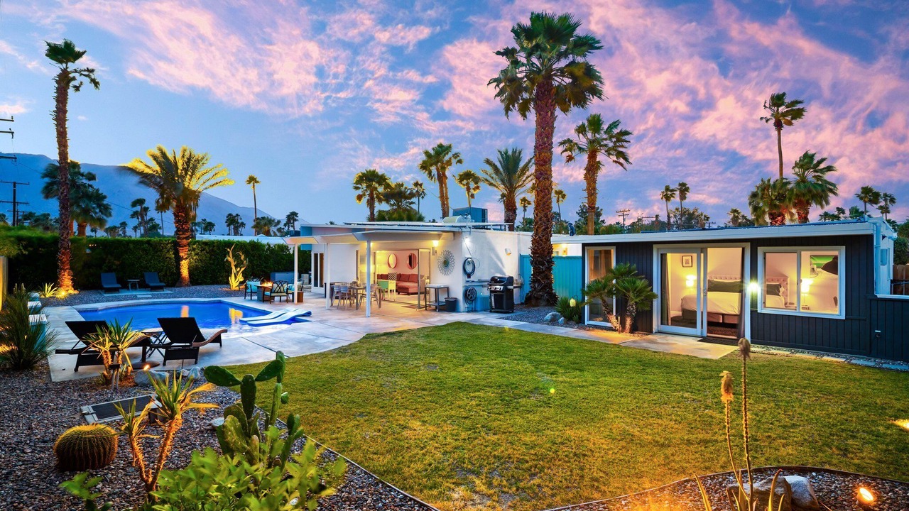 Photo of Outdoor in Racquet Club Estates