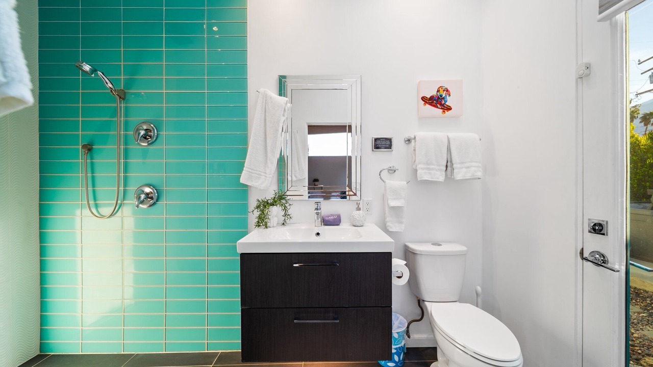 Photo of Bathroom in Racquet Club Estates