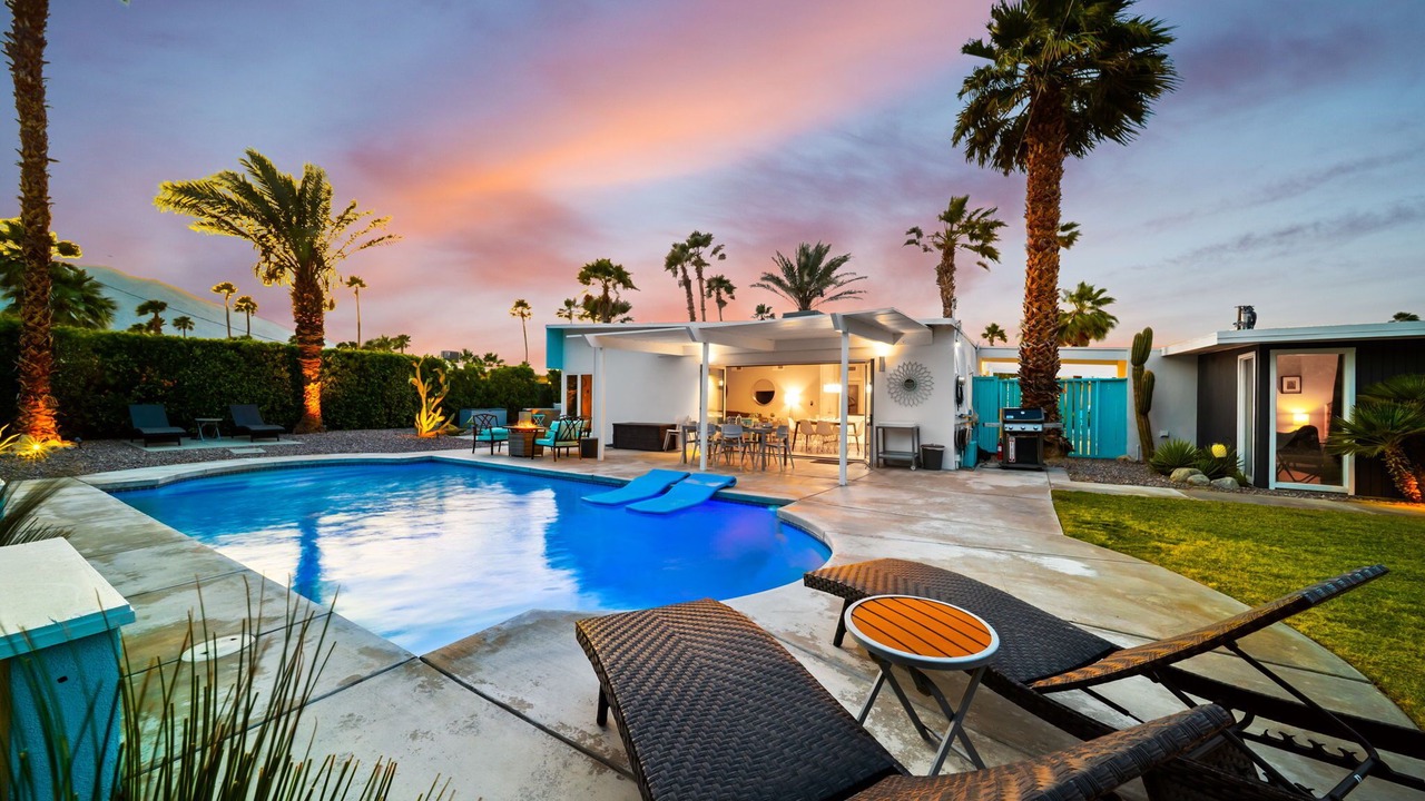 Photo of Outdoor in Racquet Club Estates