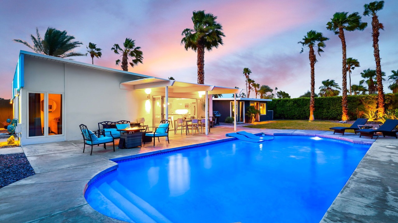 Photo of Outdoor in Racquet Club Estates