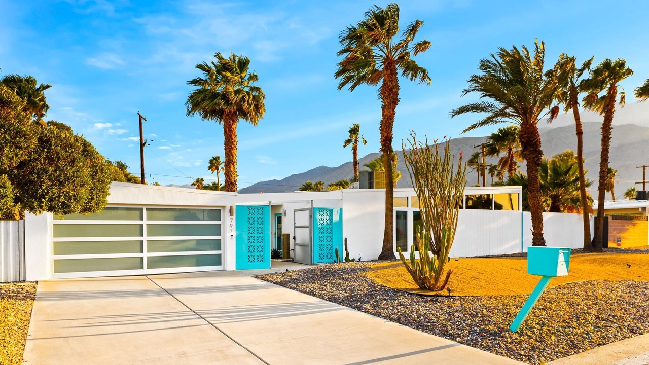 Photo of Outdoor in Racquet Club Estates