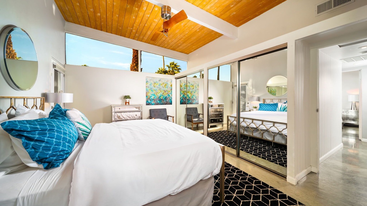 Photo of Bedroom in Racquet Club Estates