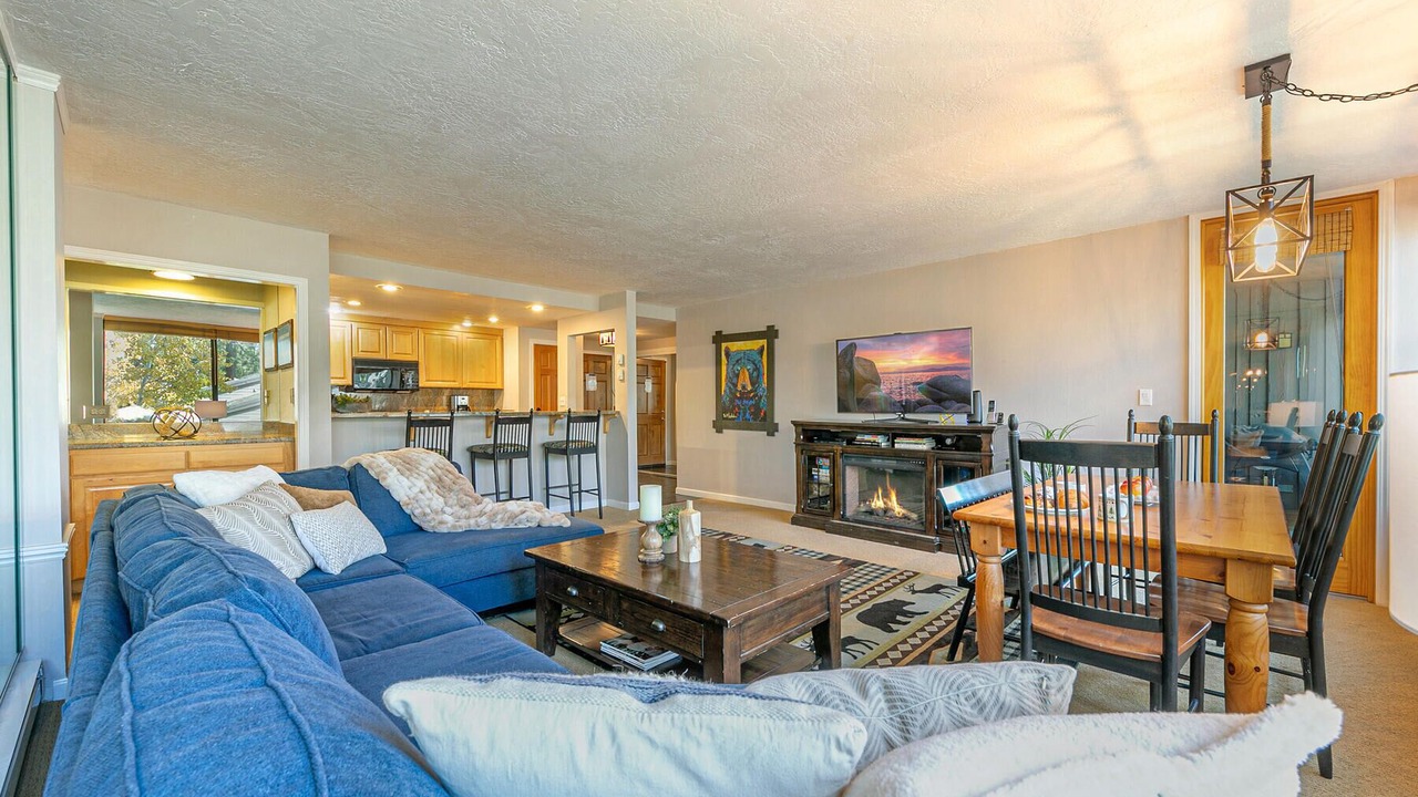 Photo of Livingroom in Brockway