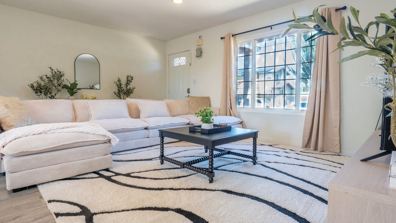 Photo of Livingroom in University City