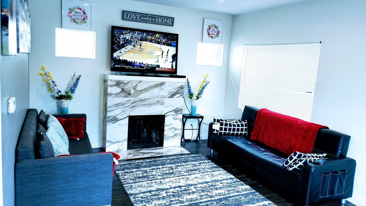 Photo of Livingroom in Oakland