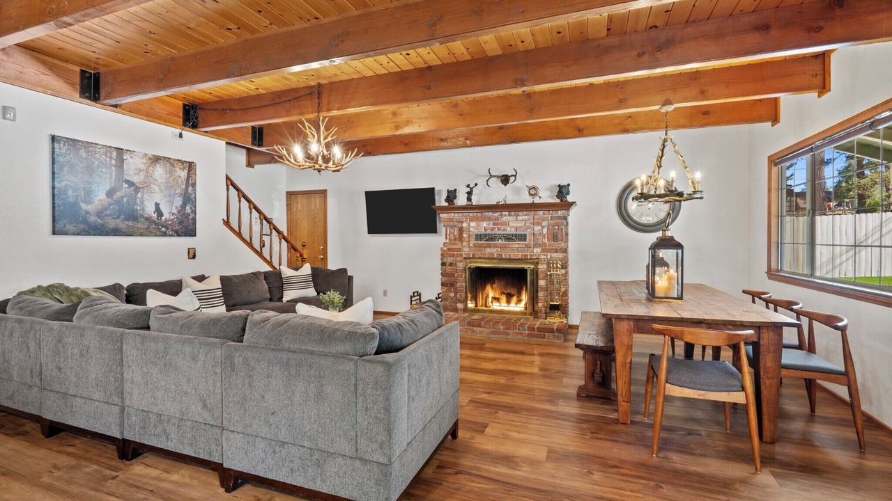 Photo of Livingroom in Eagle Mountain Estates