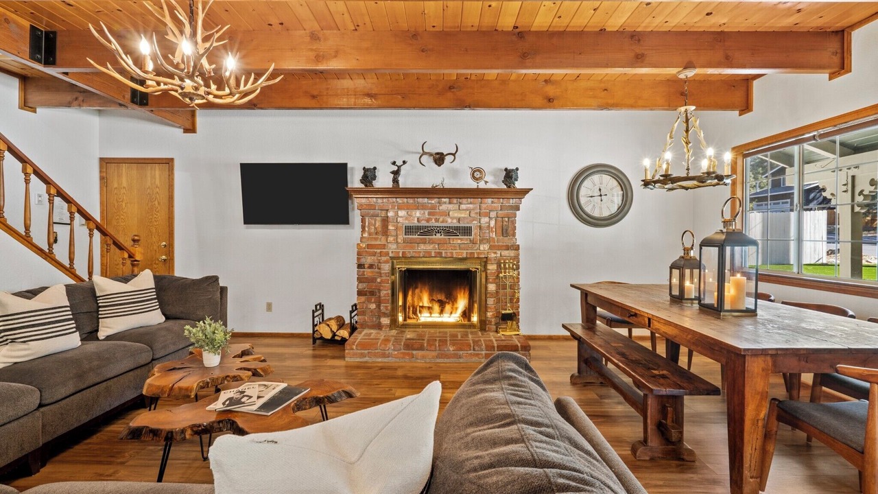 Photo of Livingroom in Eagle Mountain Estates