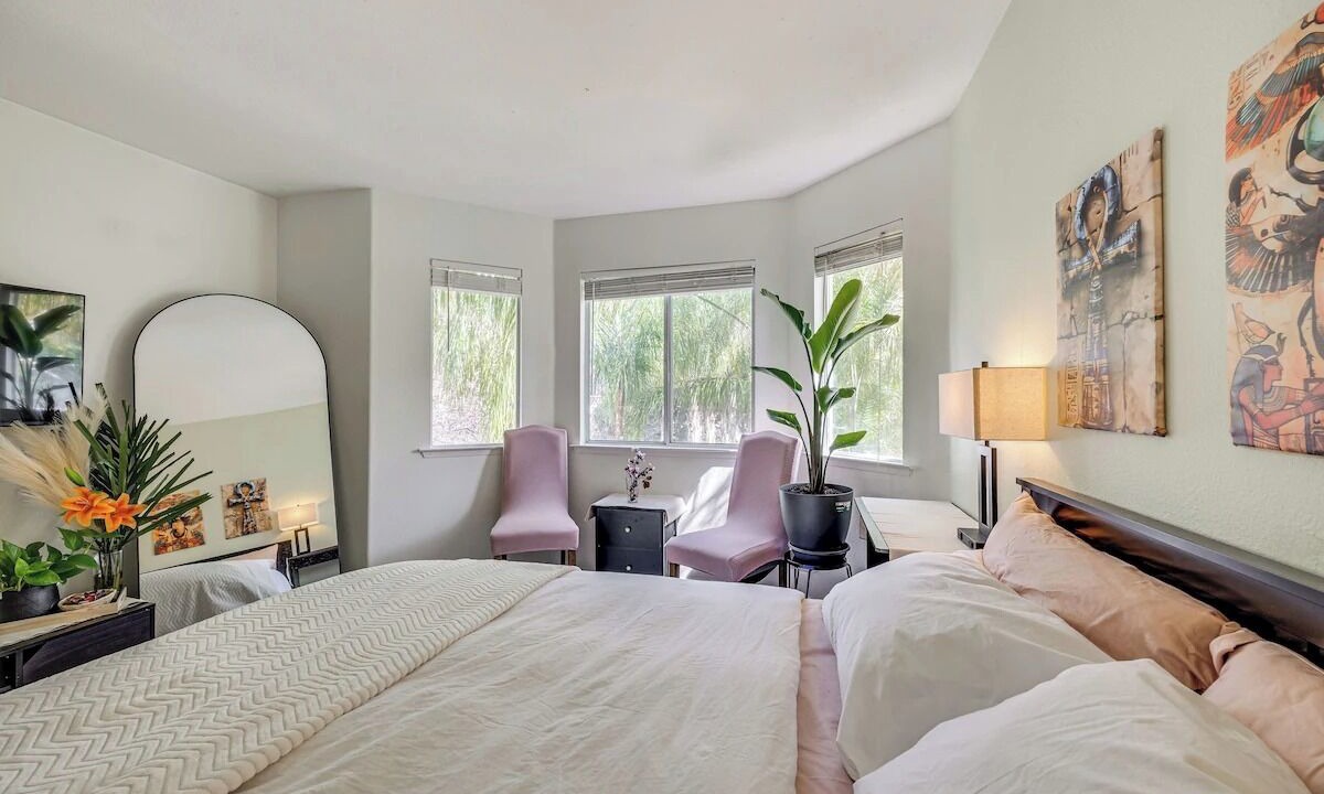 Photo of Bedroom in Raisin