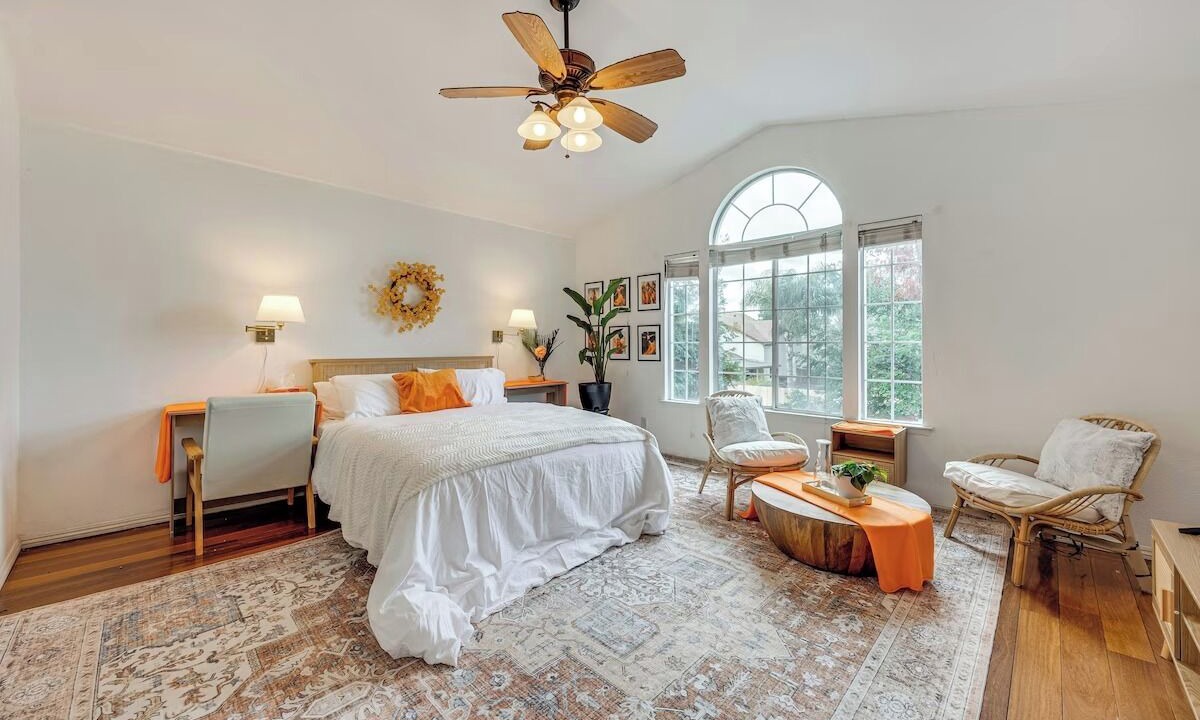 Photo of Bedroom in Raisin