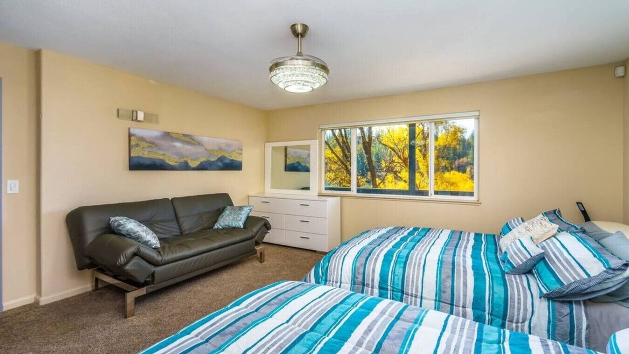 Photo of Bedroom in Groveland
