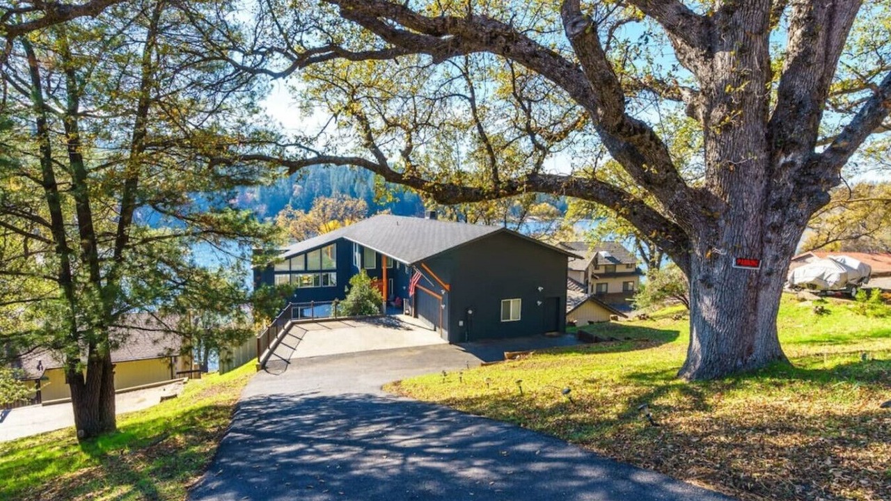 Photo of Outdoor in Groveland