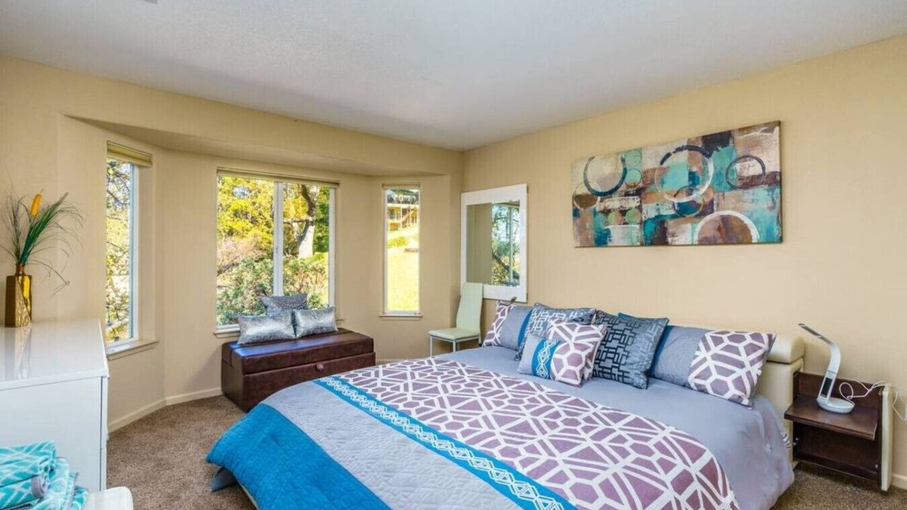 Photo of Bedroom in Groveland