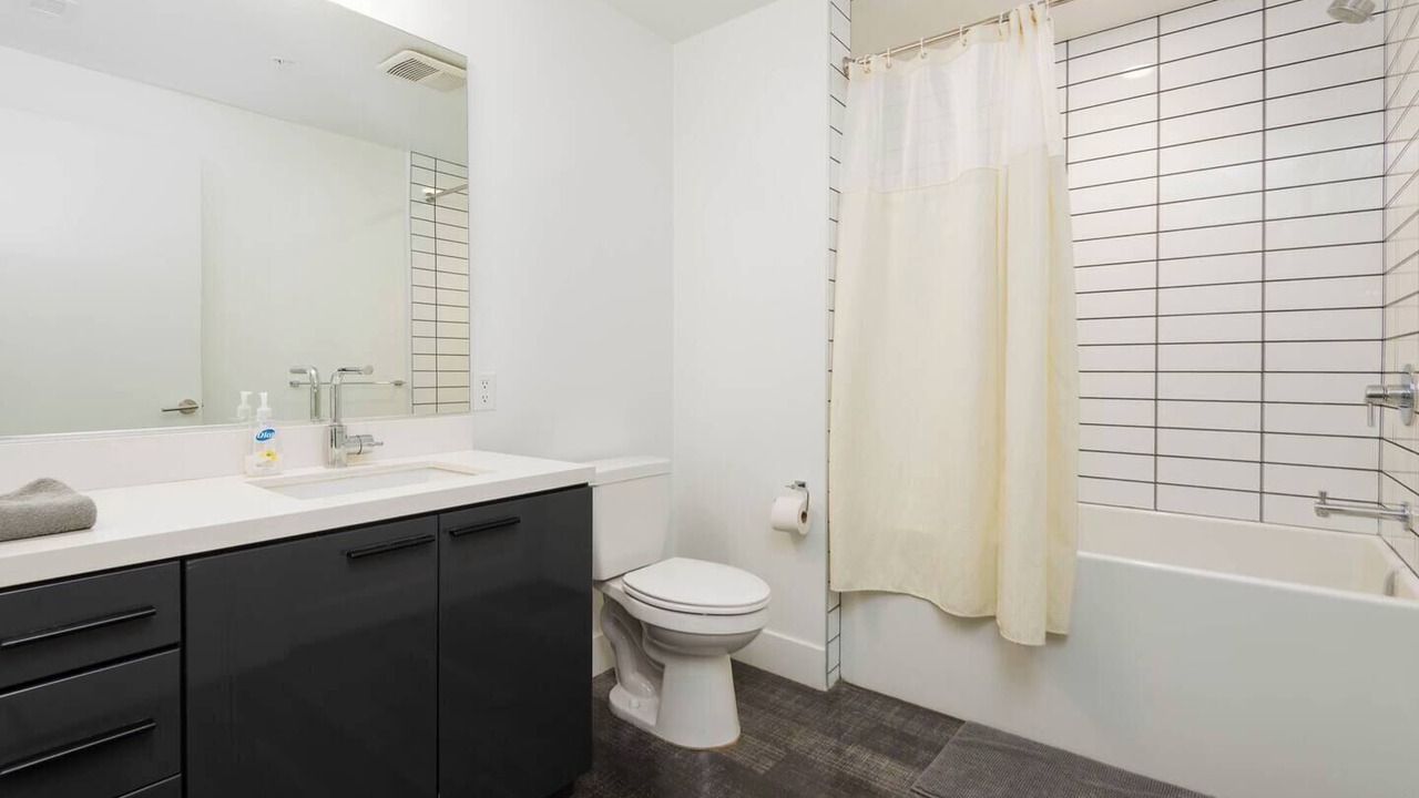 Photo of Bathroom in Downtown Los Angeles