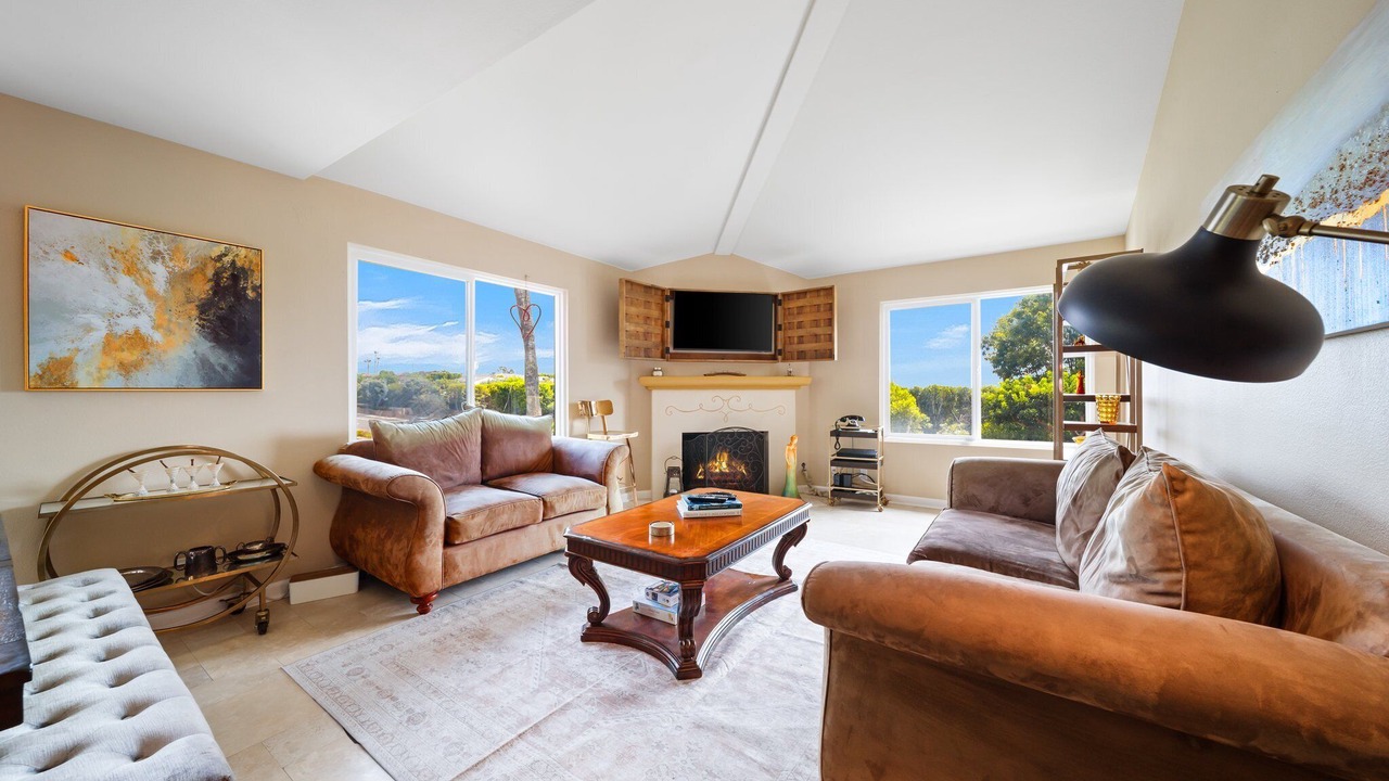 Photo of Livingroom in Corona del Mar