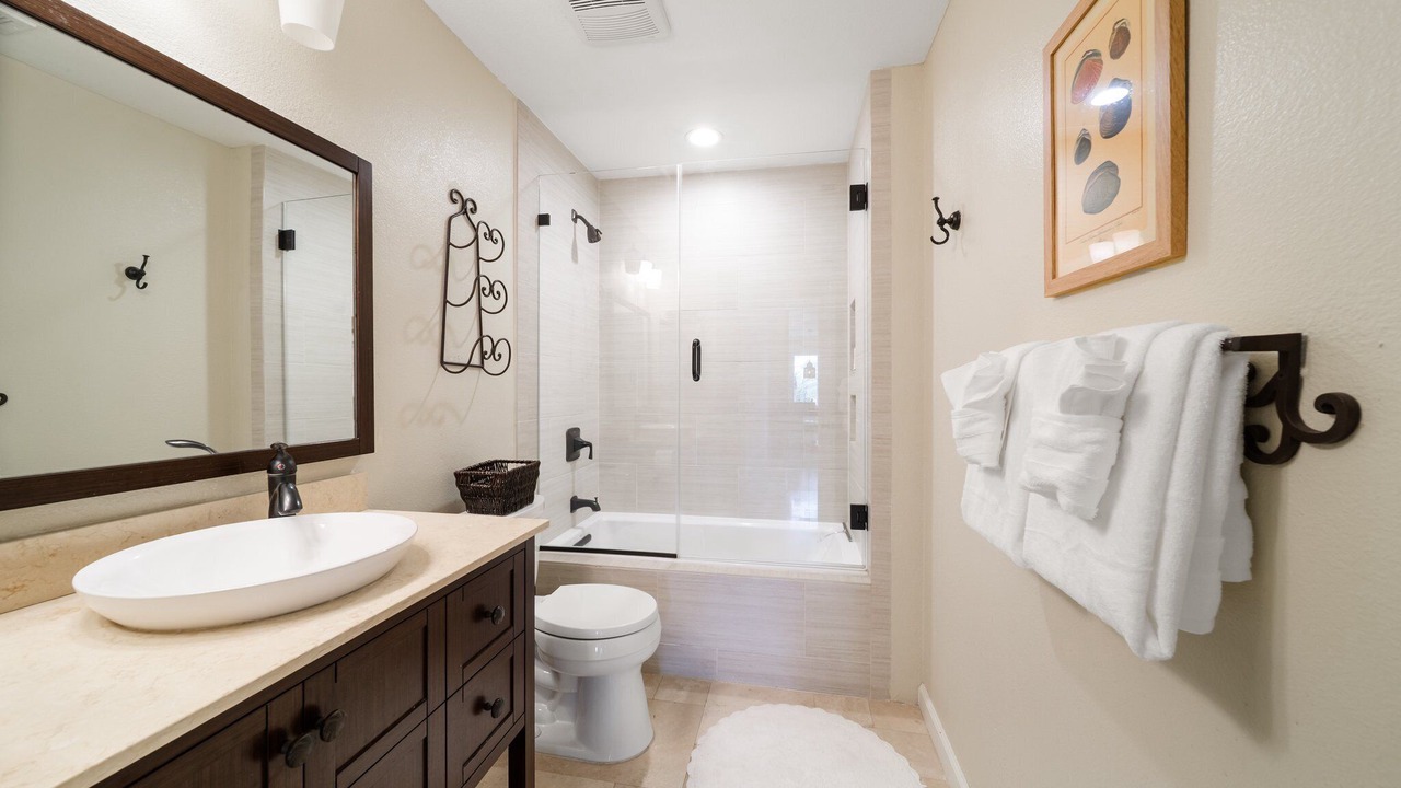 Photo of Bathroom in Corona del Mar