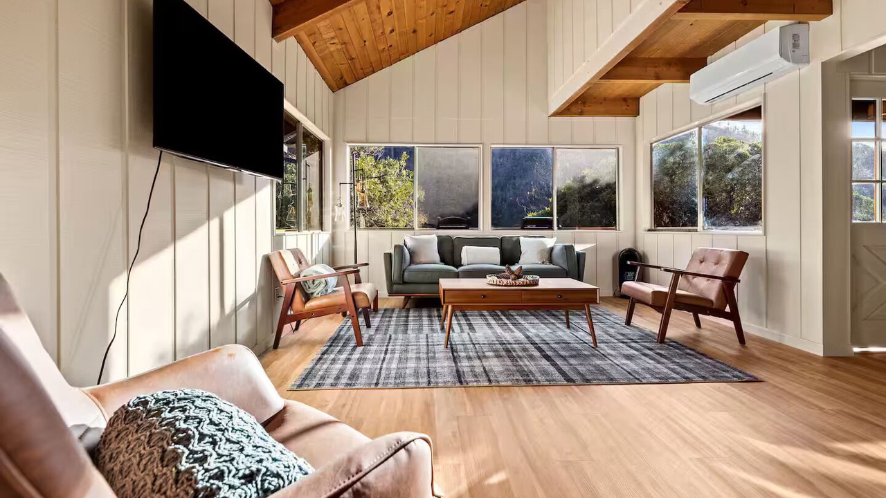 Photo of Livingroom in Springville